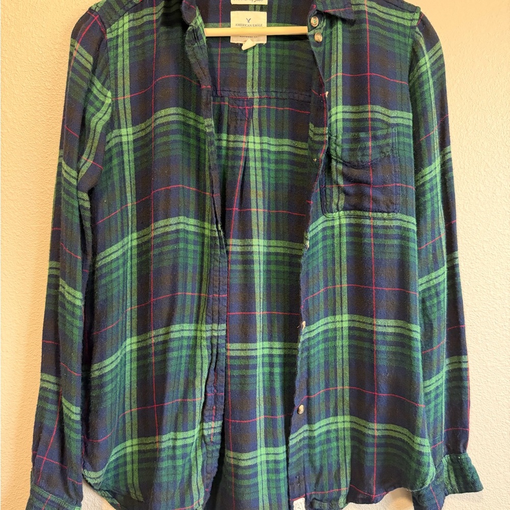 American Eagle Outfitters Green and Blue Plaid Button Down Shirt